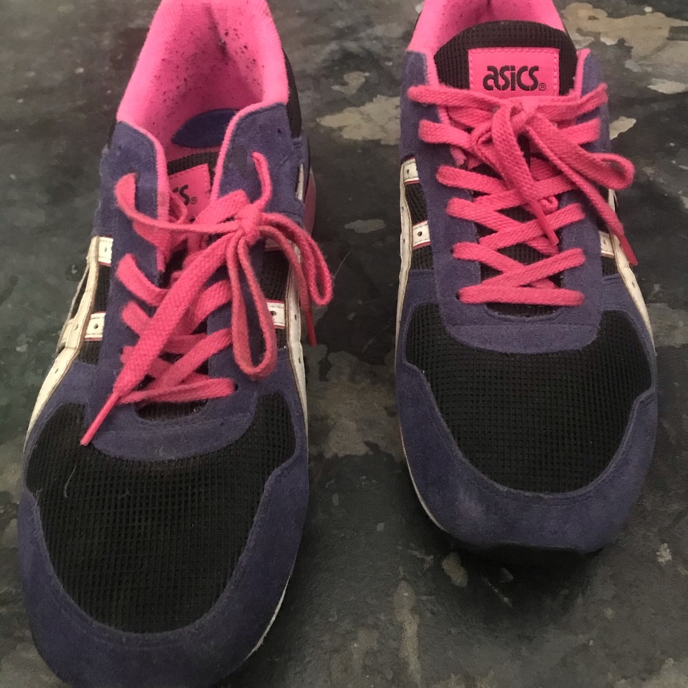 easy used Blue & Pink size 12 MENS kicks!